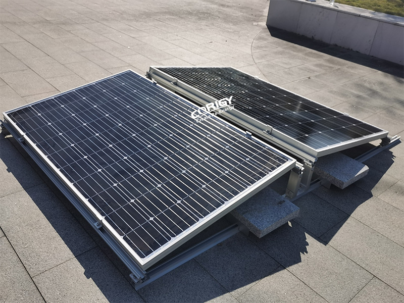 Cómo colocar paneles solares en un techo plano